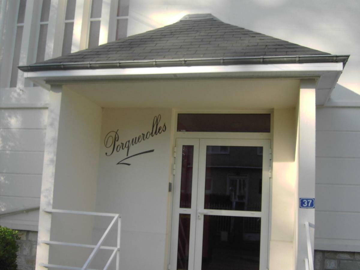 Résidence Porqueroles Bagnoles de l'Orne Normandie Extérieur photo